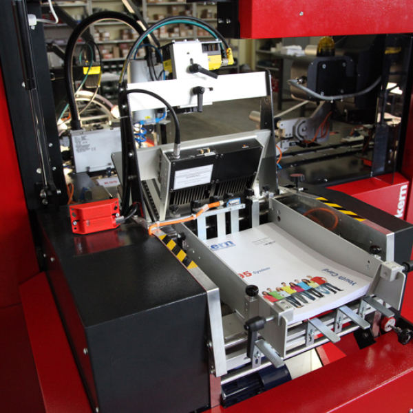 Kartenverarbeitungs-Lösung Kern 91 | Carrier feder and linear camera